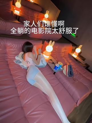 揭秘小艾根本吃不饱微密圈作品样貌，神秘女子背后的青涩与活力