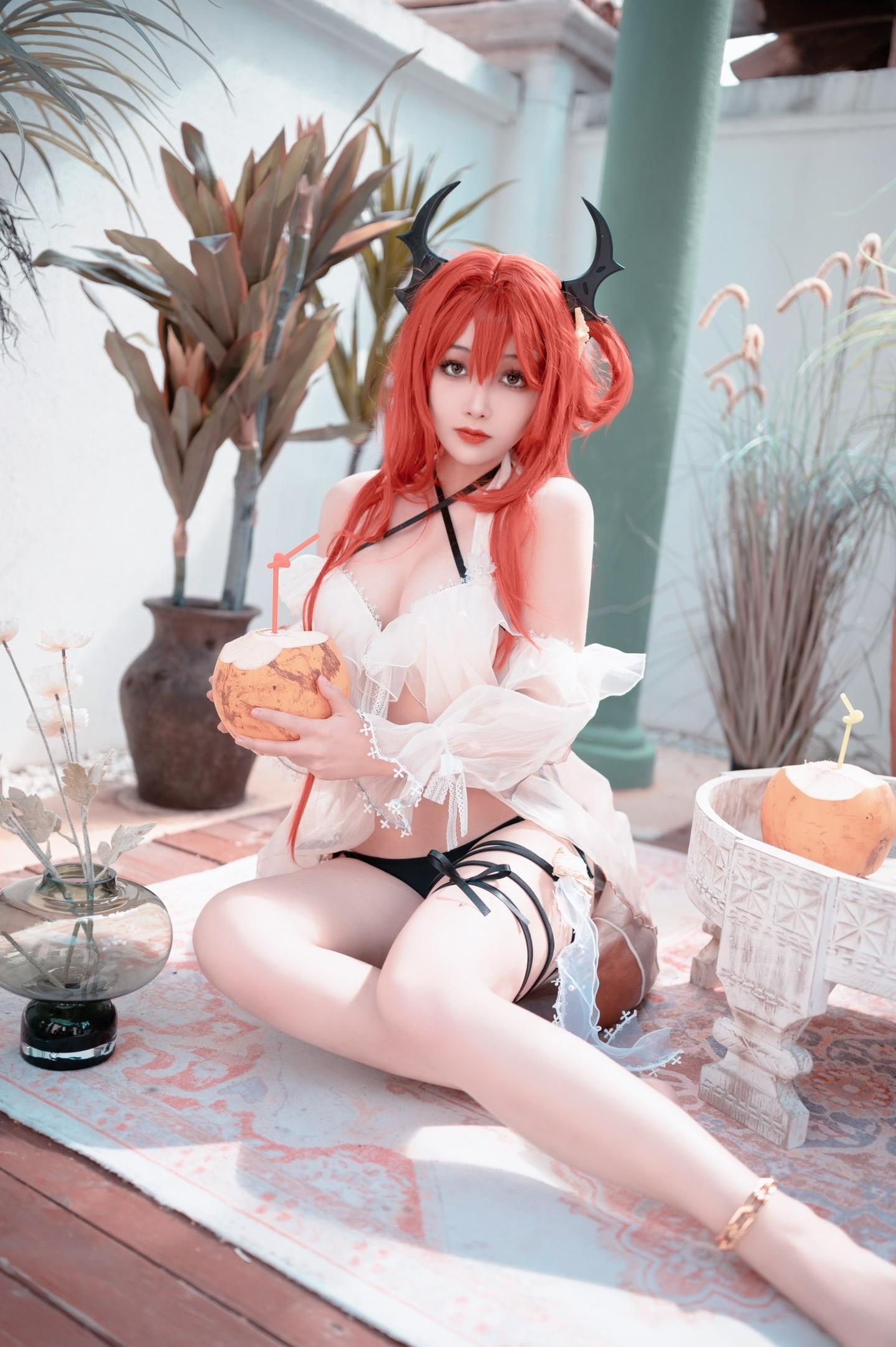 coser@Potato Godzilla 的吊带背心 cosplay 照片性感迷人，吊带背心cos美图