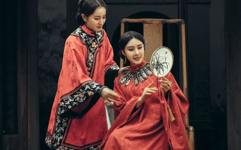 敏敏&狮子女王《乡愁如酒》 – YiTuYu艺图语