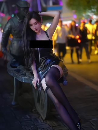 中国大胸美女模特周妍希个人写真艺术照图片集，每一帧都诠释性感与优雅