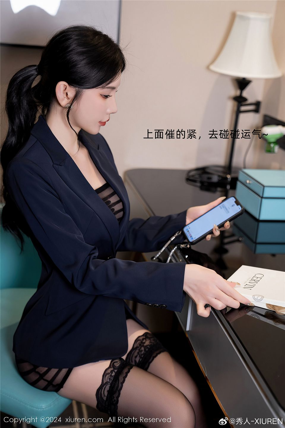 健身博主 周于希Sally，住酒店一天的健身服写真