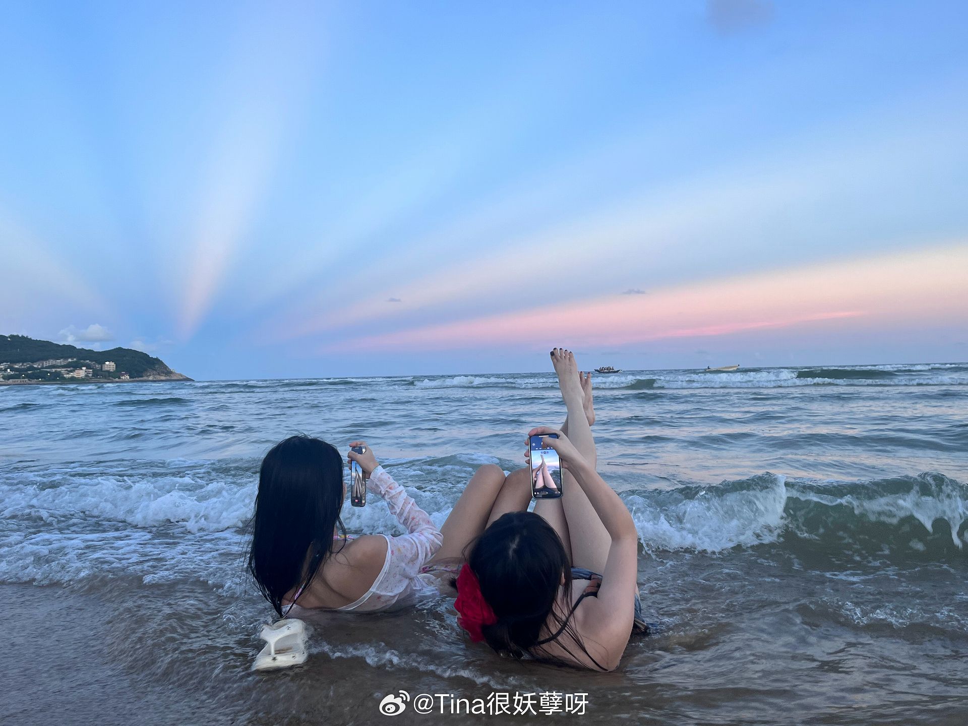 Tina很妖孽呀微密圈假期调皮的妹妹，假期调皮写真