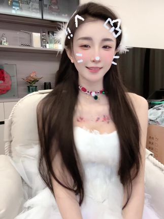 李嘉欣97的个人资料与成长经历，从青涩少女到网红女神的蜕变