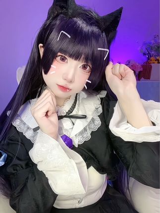 Nyako 喵子_碧蓝航线·路易九世旗袍 cos，东方韵味与现代时尚的完美结合