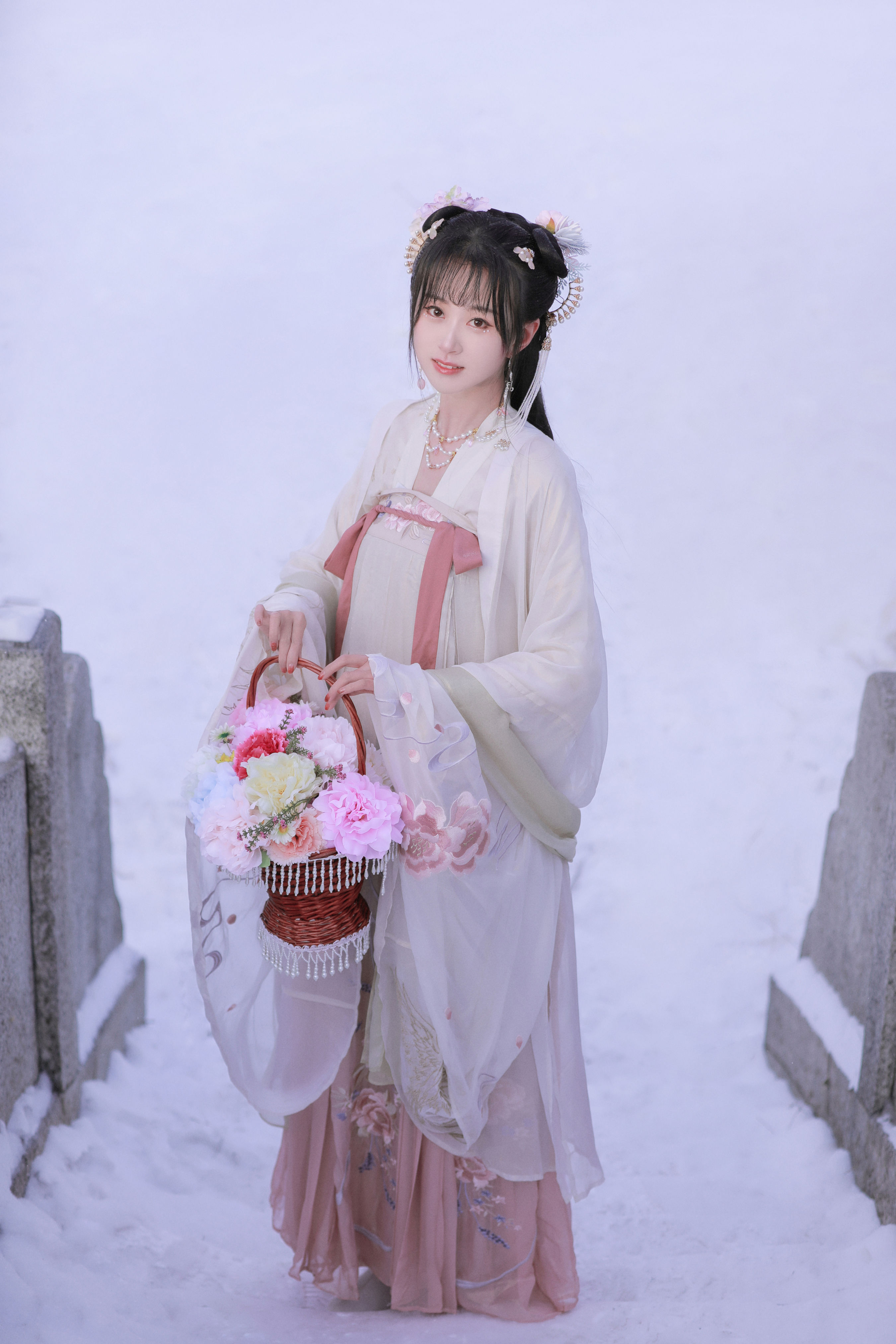 比翼 古风 汉服 少女 冬天 雪景