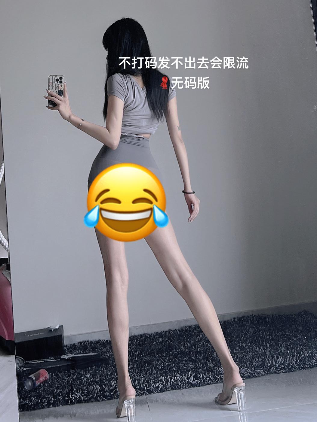 ZinieQ高清写真，精美图集与个人资料