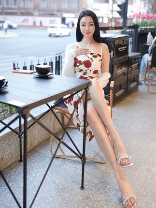 果儿Victoria的旅拍写真，御姐气质与自然美的完美结合