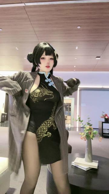 越南coser ZinieQ(齐妮琼)，个人简介与图片赏析