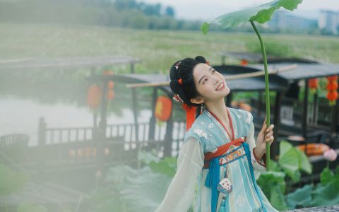 一只阿梦崽《夏荷》 – YiTuYu艺图语